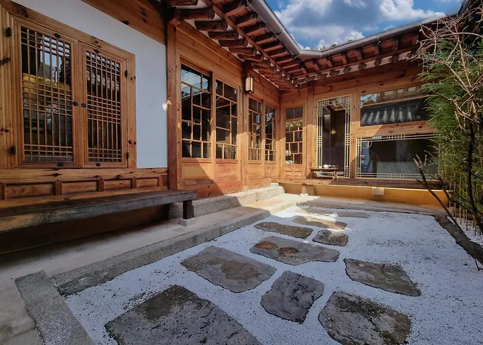 2026년 신축 독채 한옥 시원한 실내 특대형 자쿠지 프라이빗한 정원 Hanok 무료주차 別荘 ソウル特別市