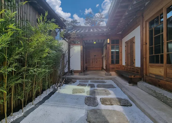 2026년 신축 독채 한옥 시원한 실내 특대형 자쿠지 프라이빗한 정원 Hanok 무료주차 * ソウル特別市